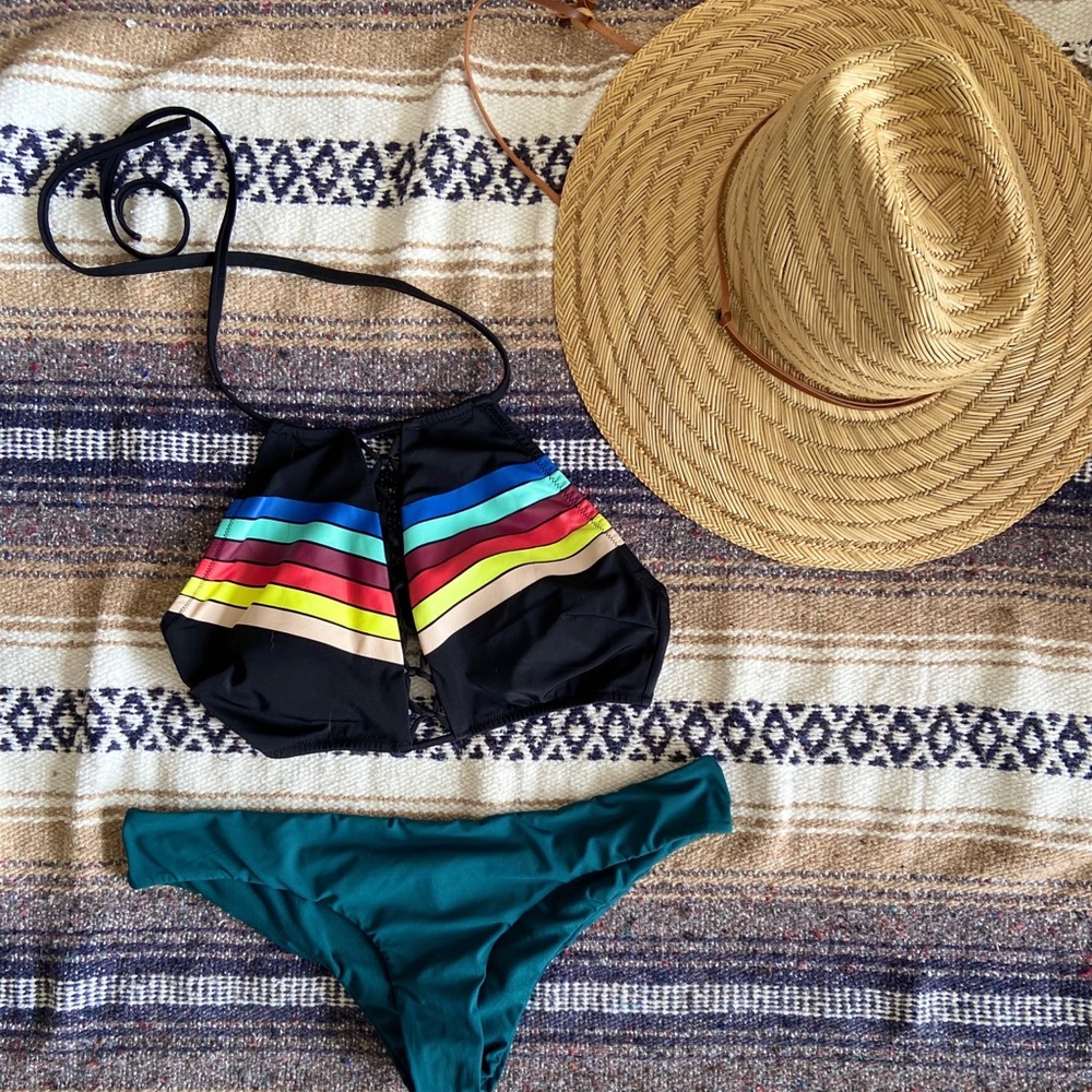 Halter Bikini Top 🌊
